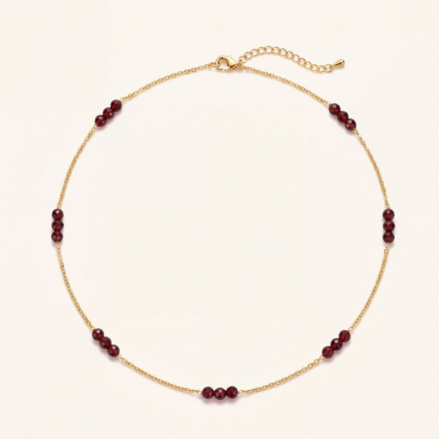 Collier Cèdre ras de cou en grenat facetté et perles dorées - Verika Bijoux