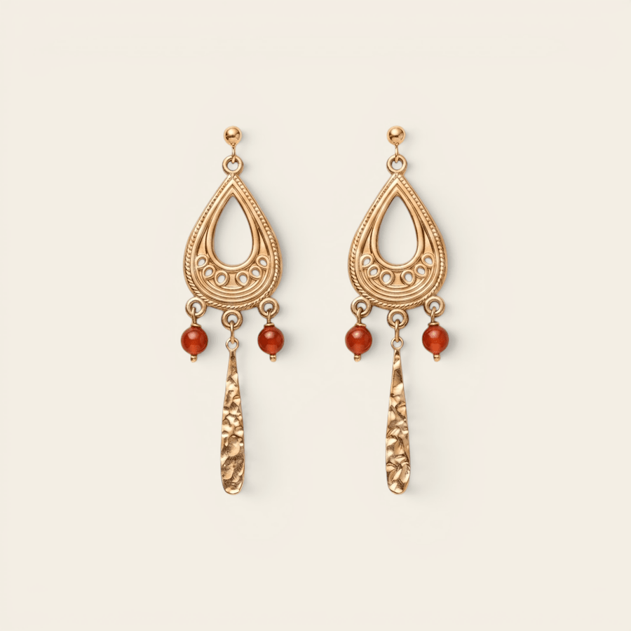 Boucles Verika Bijoux Tara dorées pendantes à l'agate rouge et or ajouré