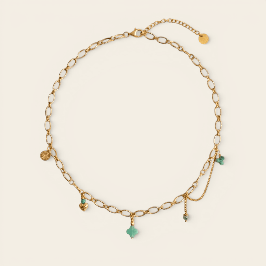 Collier Mandrem doré à breloques cœur, médaillon soleil et trèfle de jade — Verika Bijoux